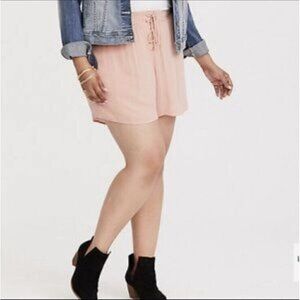Torrid Peach Lace Up Front Crepe Pull On Short Size 2 2X